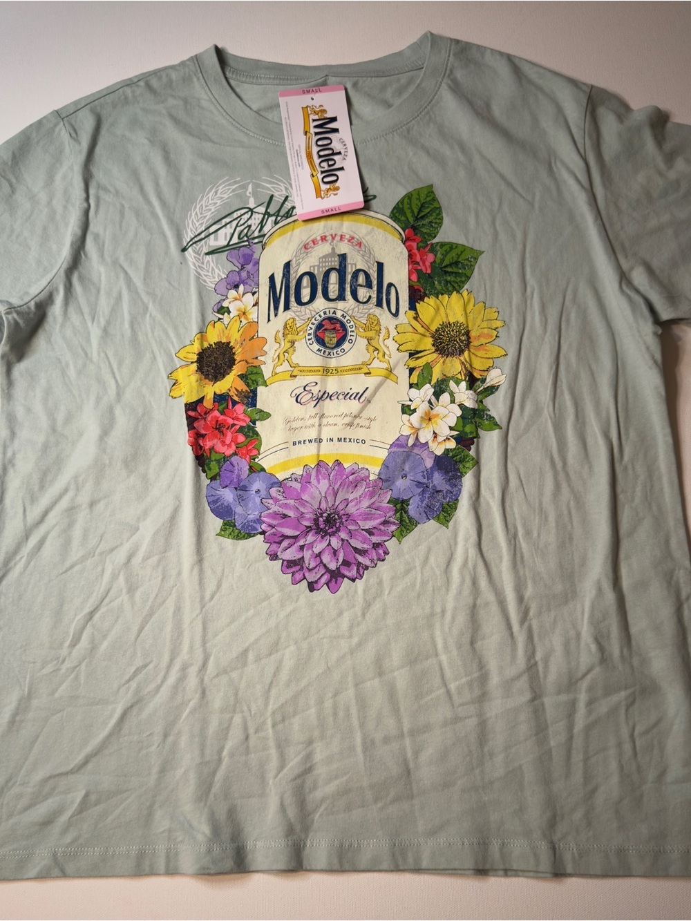 NWT Women's Modelo Especial Floral Graphic Tee Sage Green Size Small (C1)